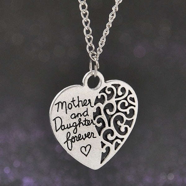 Fashion "Mom and Daughter Love" Piercing Heart Pendant Necklace Mother's Day Gifts